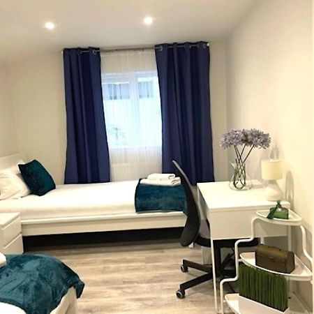 2 Bedroom Serviced Apartment # London Exterior photo