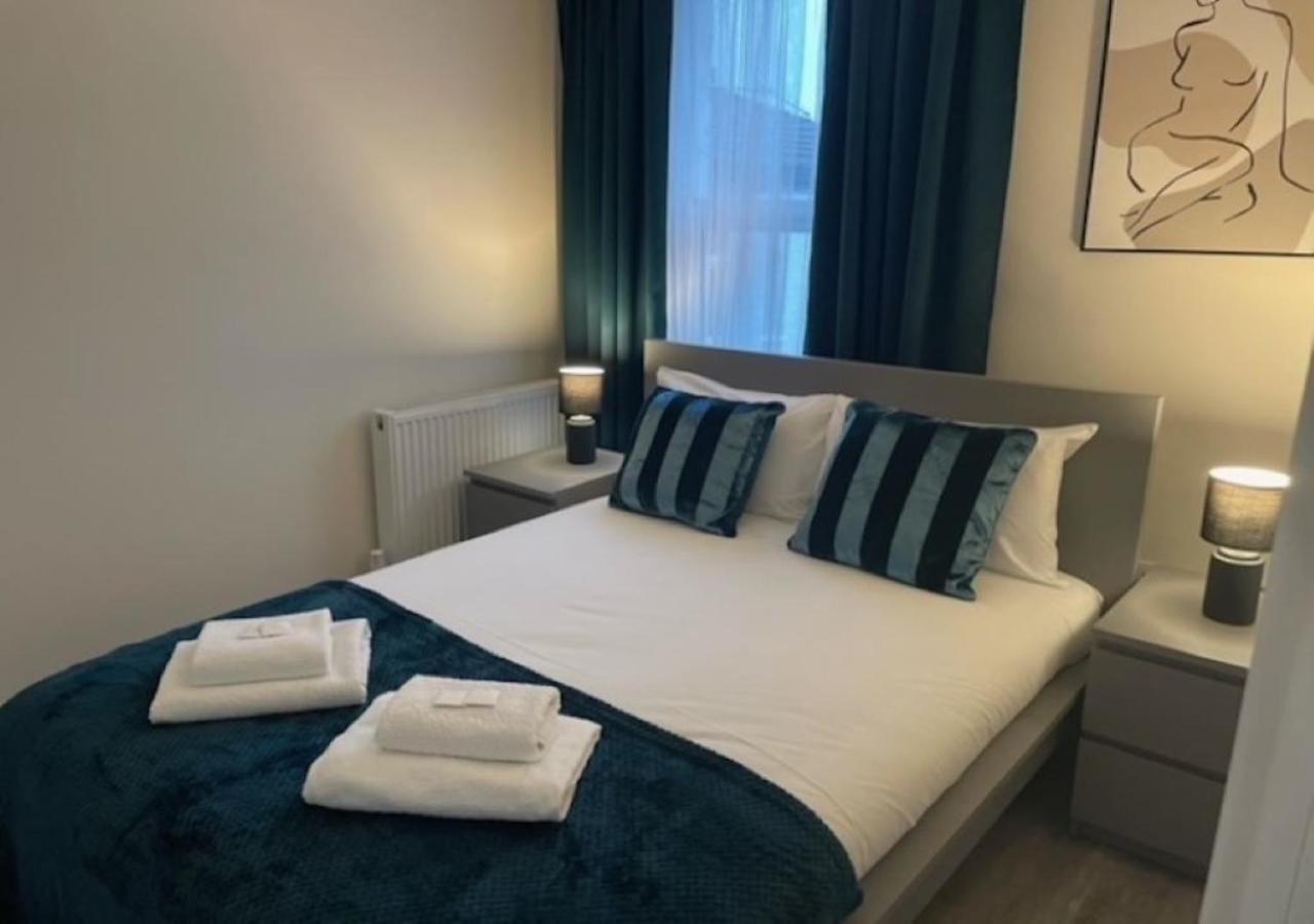 2 Bedroom Serviced Apartment # London Exterior photo