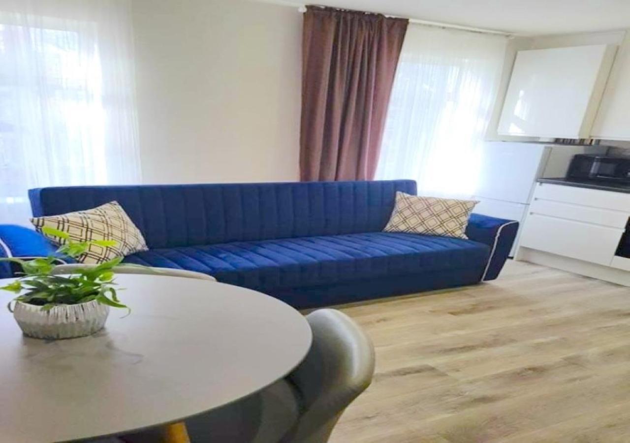 2 Bedroom Serviced Apartment # London Exterior photo