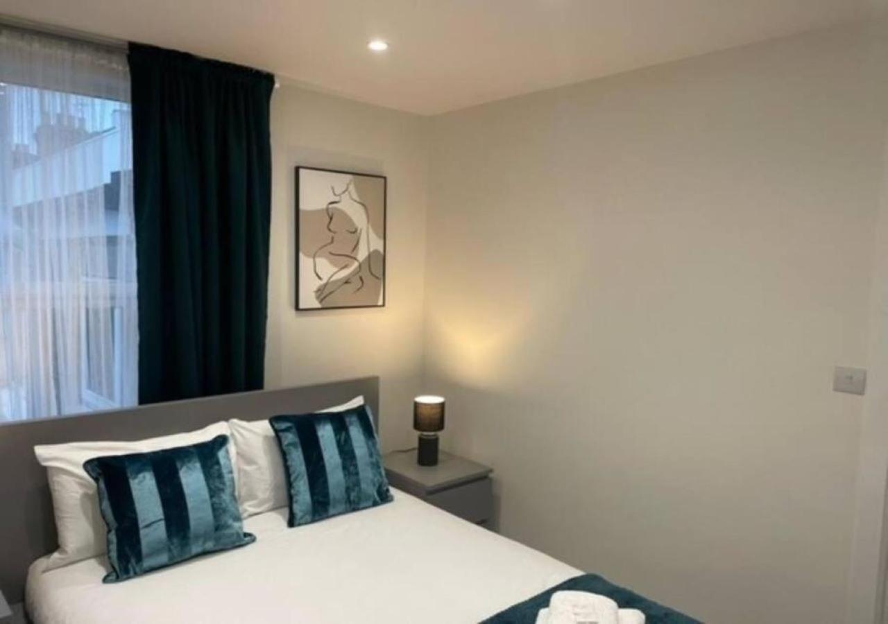 2 Bedroom Serviced Apartment # London Exterior photo